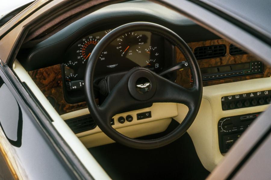 Интерьер Aston Martin Virage 1990 года  (NA) (фото 44 из 52)